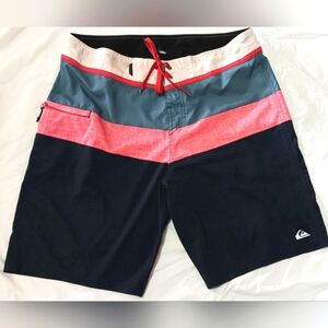 Quicksilver Board Shorts  34 Pocket and Hook & Loop Fly Surf Beach